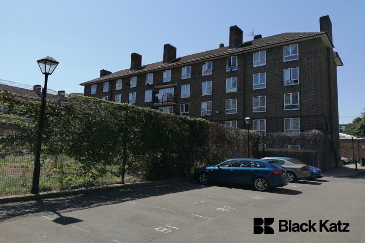 Spacious and bright three bedroom flat in a small purpose built block Cowper House Browning Street , Elephant and Castle